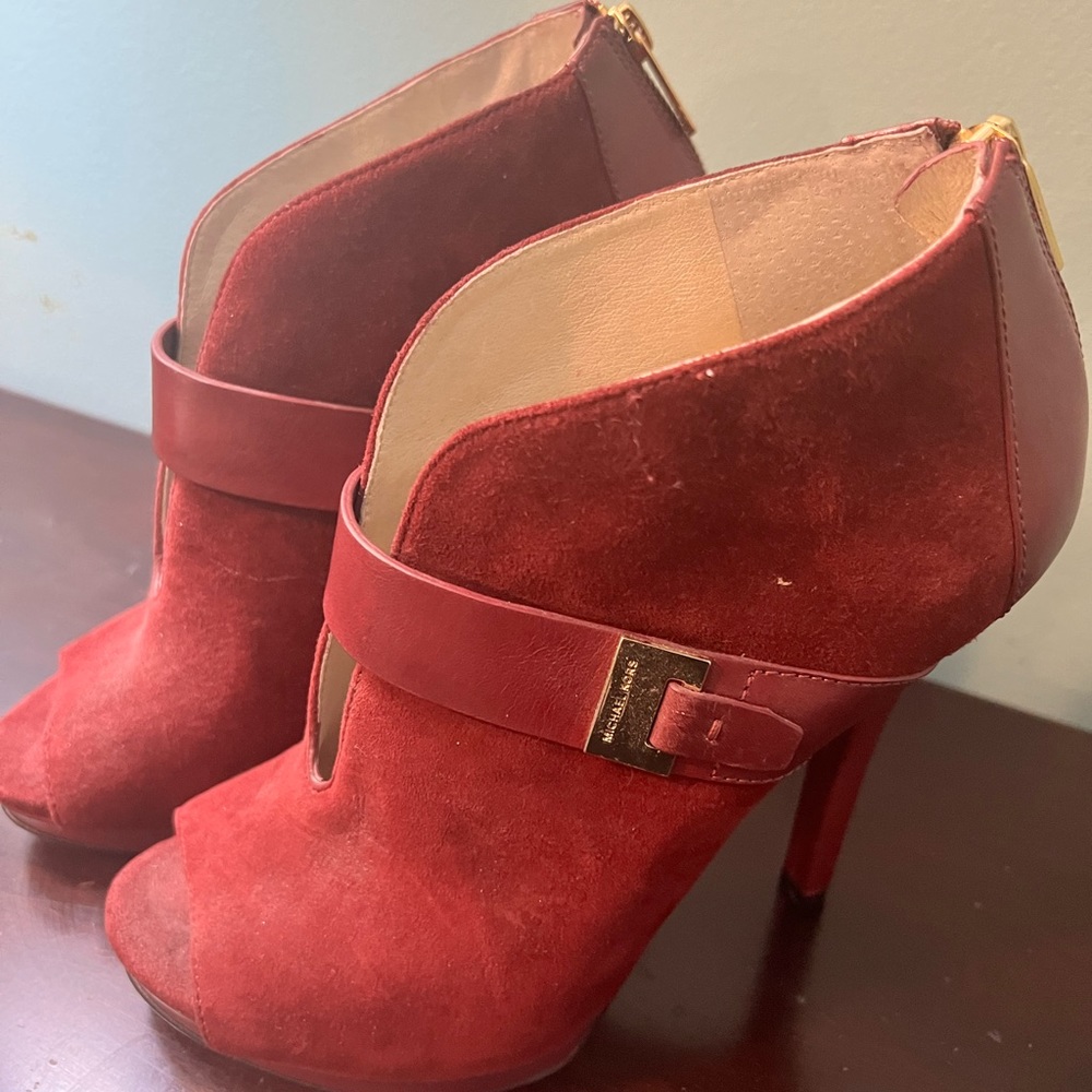 8 1/2 Michael Kors Burgundy Bootie Shoes